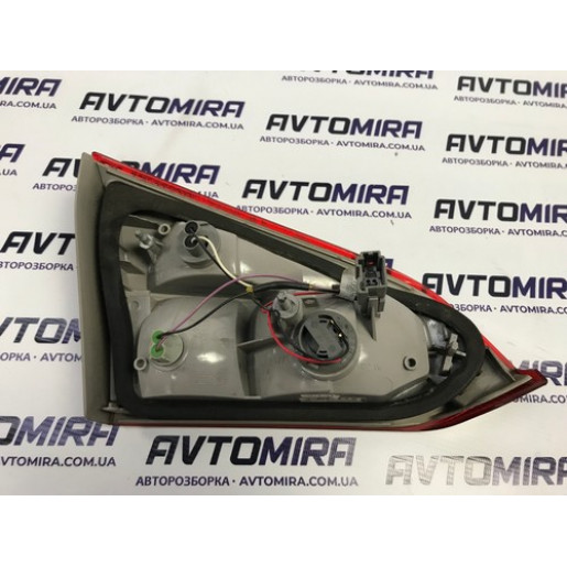 Фонарь задний внутренний правый Ford Focus 3 Wagon 2011-2014 BM5113A602BB